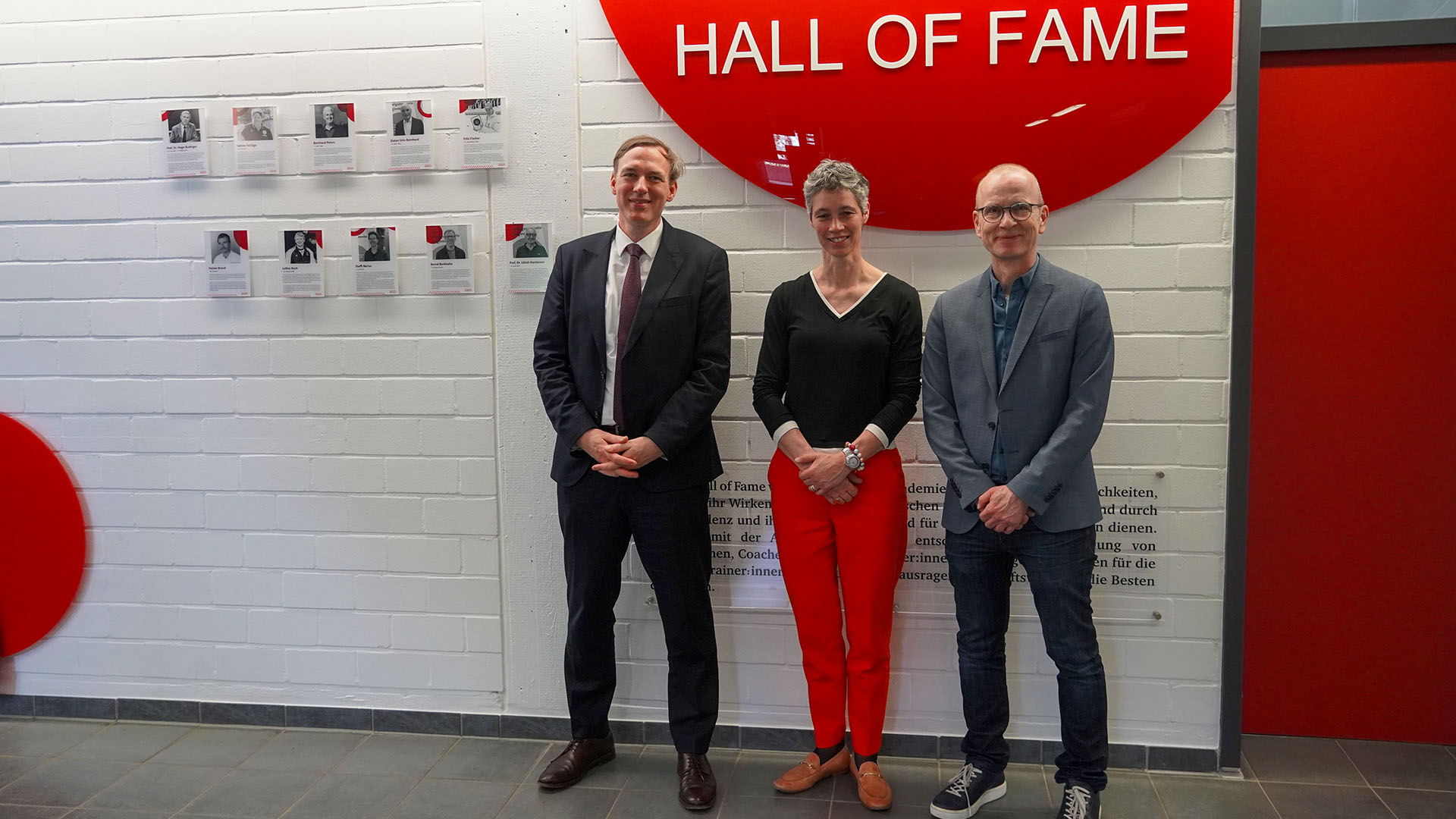 Dr. Babette Kibele mit Dr. Patrick Spitzer und Lothar Linz an der Trainerakademie